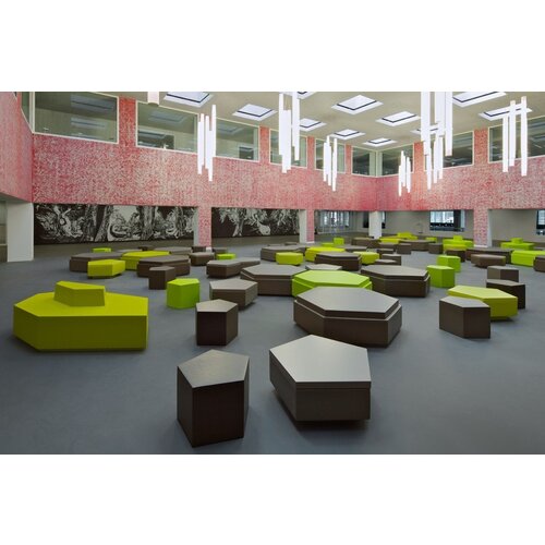 Quinze and Milan Quinze and Milan Pentagon Bank