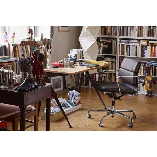 Vitra Vitra Soft Pad Group EA 217 bureaustoel Vitra Vitra Soft Pad Group EA 217 bureaustoel