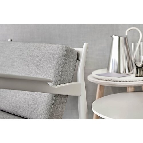 Magnus Olesen Magnus Olesen Model 107 fauteuil Magnus Olesen Magnus Olesen Model 107 fauteuil