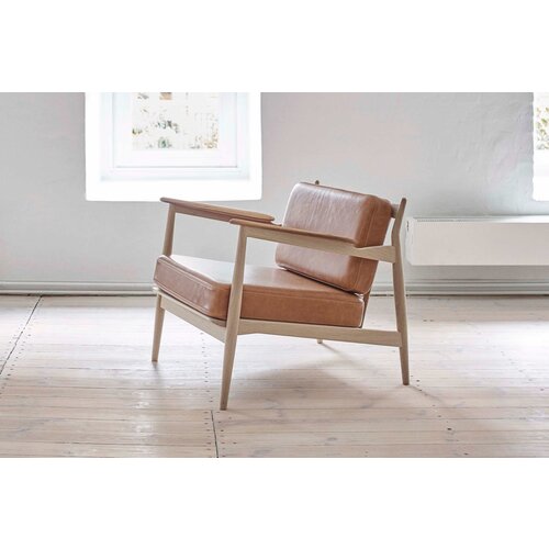 Magnus Olesen Magnus Olesen Model 107 fauteuil Magnus Olesen Magnus Olesen Model 107 fauteuil