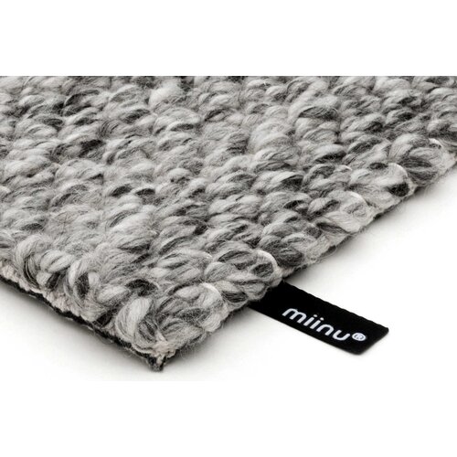 Miinu Miinu MNU 22 en MNU 44 karpetten | tapijt Miinu Miinu MNU 22 en MNU 44 karpetten | tapijt