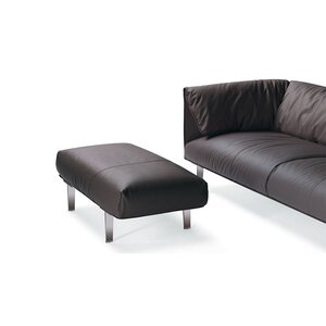 Poltrona Frau Poltrona Frau John John Poef Poltrona Frau Poltrona Frau John John Poef