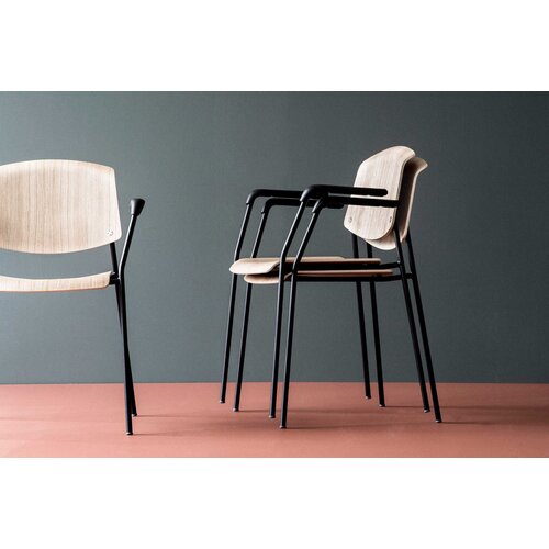 Magnus Olesen Magnus Olesen Pause stoel Magnus Olesen Magnus Olesen Pause stoel