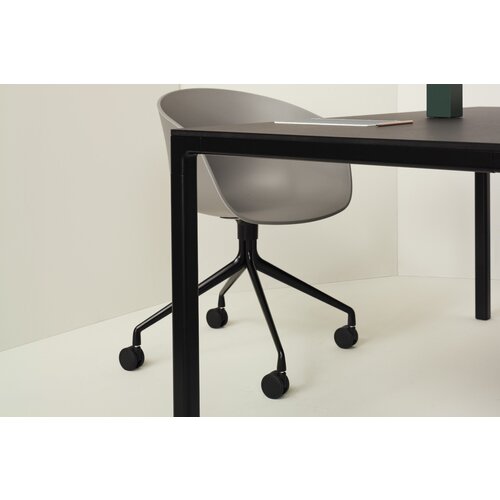 HAY HAY Table 12 Tafel