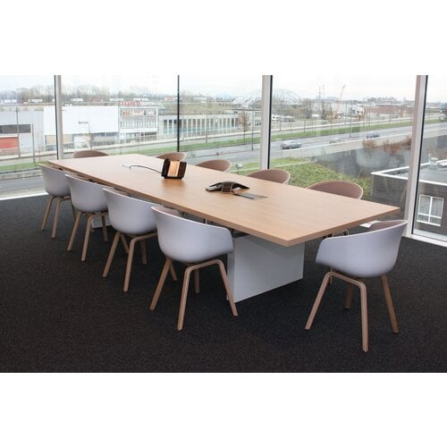 Voortman Voortman Cheek to Cheek Vergadertafel Voortman Voortman Cheek to Cheek Vergadertafel