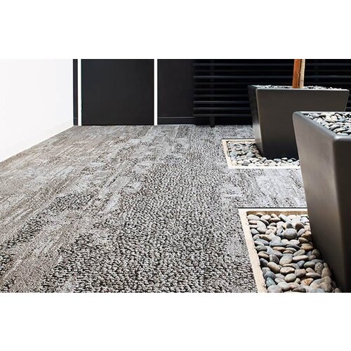 Interface Interface Human Nature 820 tapijtstroken /-planks Interface Interface Human Nature 820 tapijtstroken /-planks